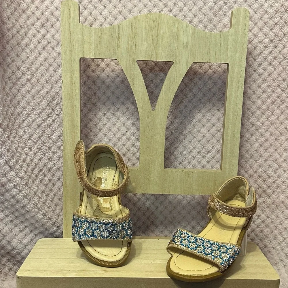 Sandals - Picture 1 of 1